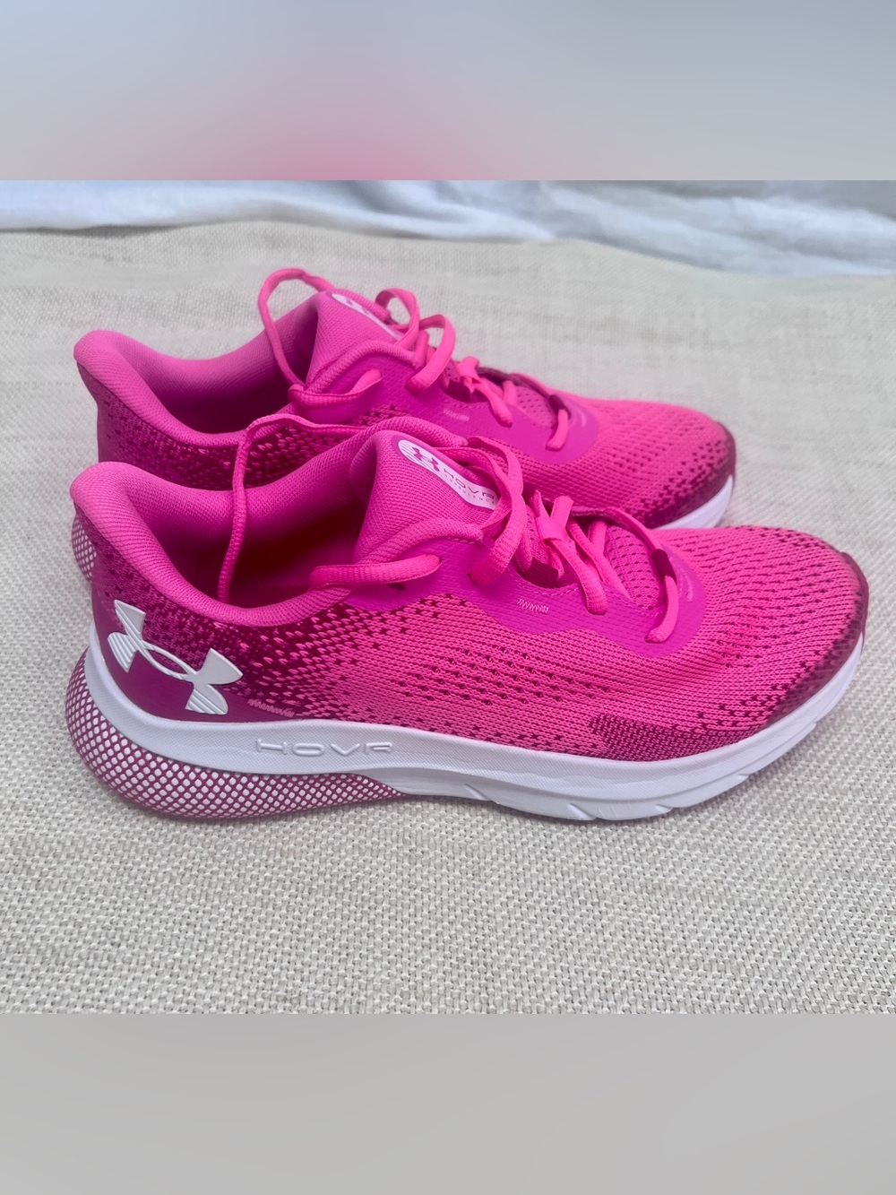 Under Armour HOVR Turbulence Youth 7Y Pink Running Shoes 💗